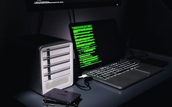 https://lafabriquedeblogs.com/blogue/cybersquatting-comment-proteger-votre-nom-de-domaine/